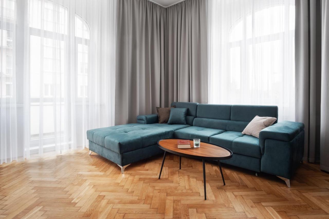 Spacious In Karlin By Days * Prag