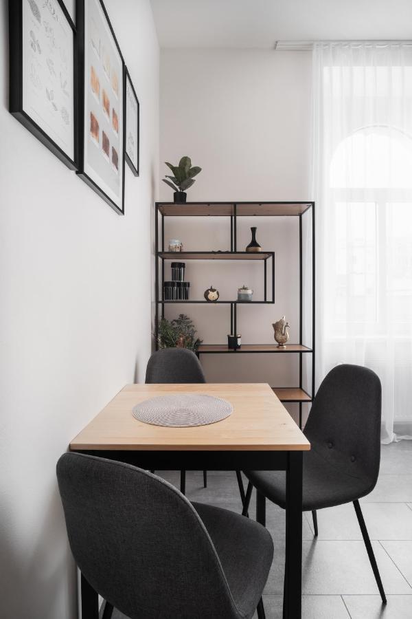 Spacious In Karlin By Days * Prag